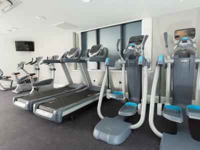 Staybridge By Ihg Апарт-отель 4*